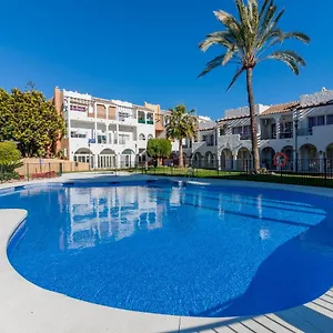 https://marina-playa-nerja-canovas.1costadelsol.com